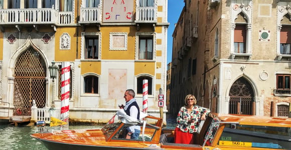 Venice: Private Water Taxi from Train Station to Hotel