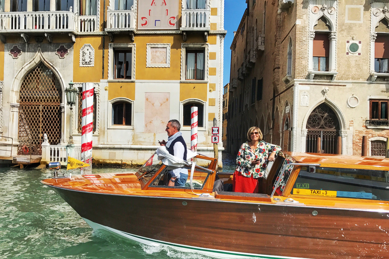 Venedig: Privat transfer från tågstationen med vattentaxi