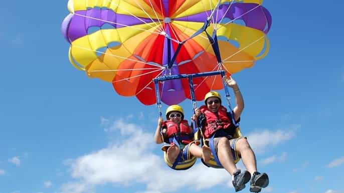 hurghada parasailingeventyr med hotellhenting