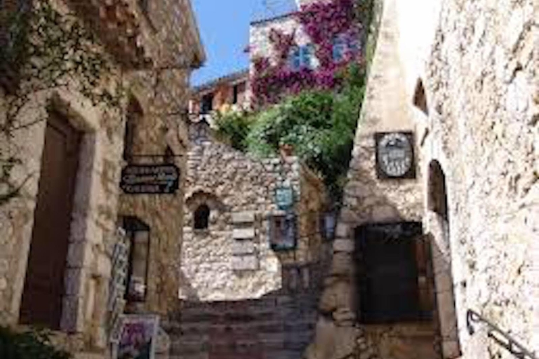 Excursión de un día a Mónaco y pueblos medievales encaramados desde NizaTour privado de un día en inglés, francés o español