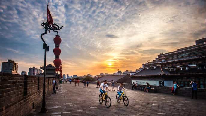 xian city wall guided tour with cycling option