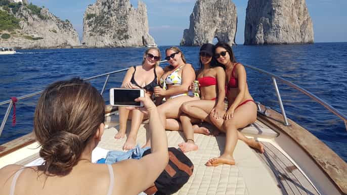 capri blue grotto small group tour by boat from sorrento