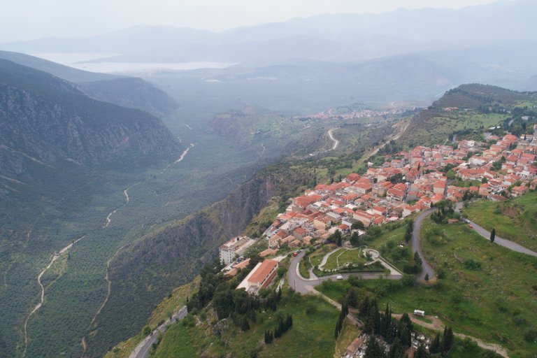 Desde Atenas: viaje privado por carretera a Delfos