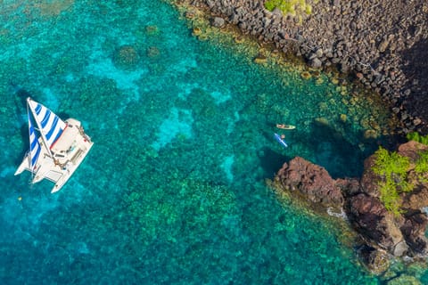 From Keauhou Bay: Snorkel Cruise to Captain Cook's Monument