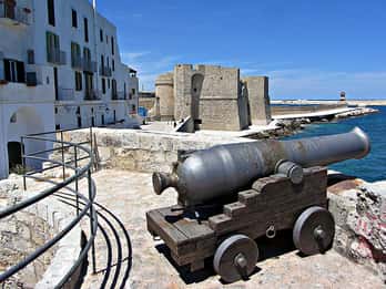 Tour a piedi nella meravigliosa Monopoli