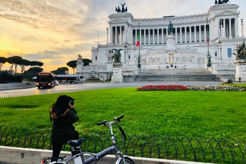 Rzym: Sunrise E-Bike Experience z degustacją kawyRzym: Doświadczenie E-Bike Sunrise na pół dnia z degustacją kawy