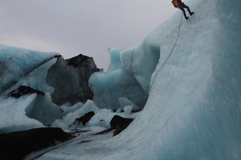 Escalade sur glace et randonnée glaciaire au Sólheimajökull