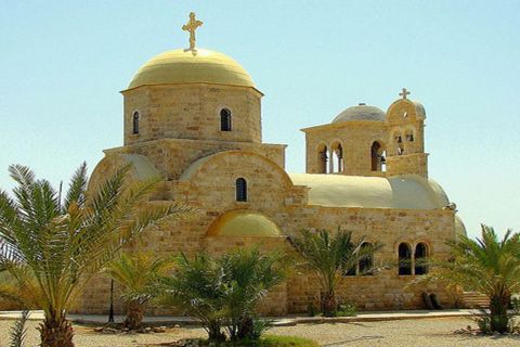 Tour privato Madaba, il Monte Nebo, il luogo del battesimo e il Mar Morto
