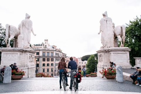 Rzym: Wycieczka rowerowa z przewodnikiem po małych grupachWycieczka rowerowa w języku angielskim