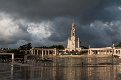 De Lisbonne: visite privée de Fatima, Batalha, Nazare et ObidosVisite privée de Fatima, Batalha, Nazare et Obidos au départ de Lisbonne