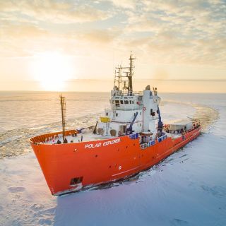 Rovaniemi: Icebreaker Cruise met lunch en drijvend op het ijs