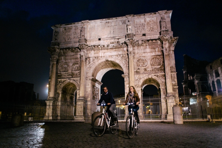 Roma de noche: experiencia en bicicleta de 3 horasgira en ingles