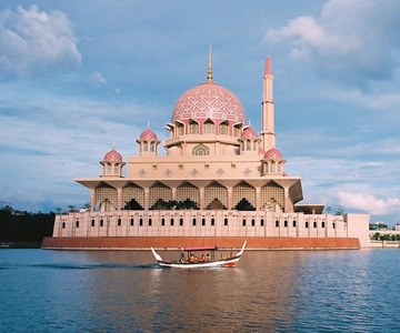 Kuala Lumpur: Tour di Putrajaya con crociera tradizionale in barca