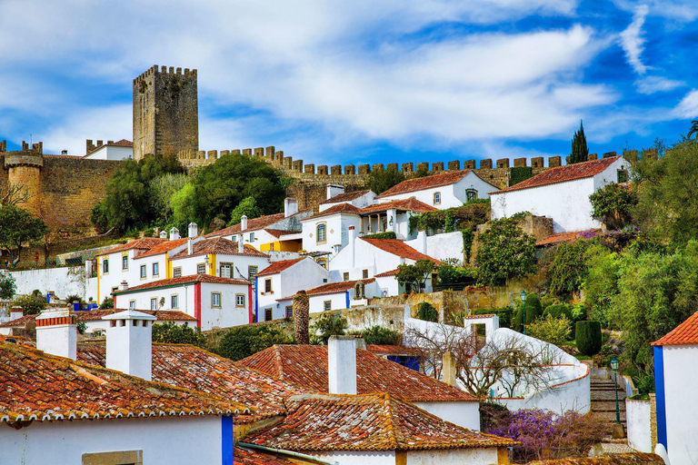 Desde Lisboa: Fátima, Óbidos Medieval, Costa Atlántica de NazaréRecogida en el Hotel Mundial, Lisboa