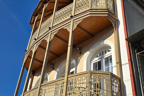 Tbilisi: Old Town Left Bank Walking Tour with Boat Ride