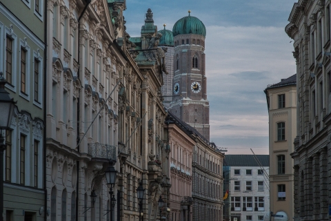 Wandeltocht van het mysterieuze geheim van München in het DuitsMünchen: originele Illuminati en andere geheime genootschappen Trail