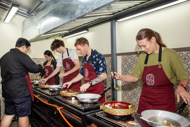 Bangkok: Cooking Class with Market Visit & Tuk Tuk Ride