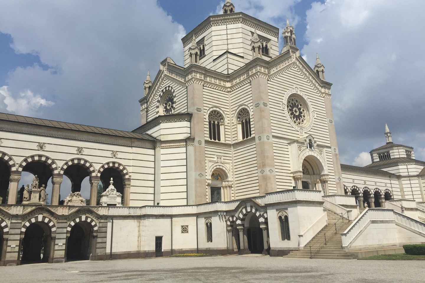 Leiðsöguferð um Glæsilega Kirkjugarðinn í Mílanó