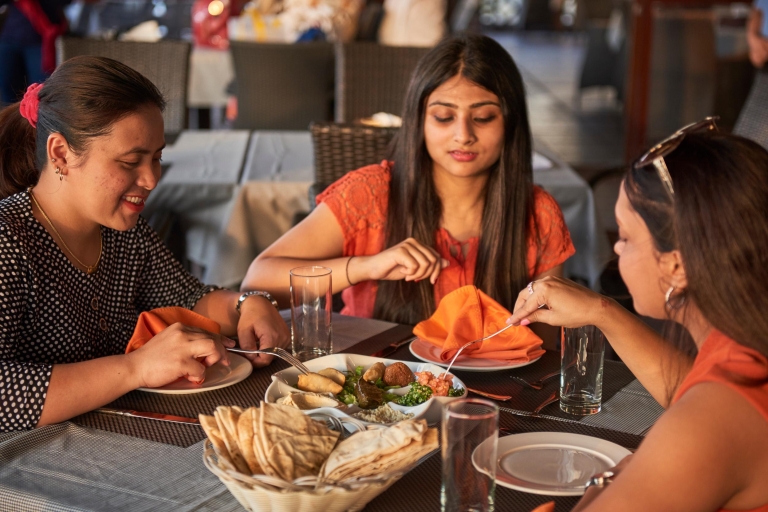 Dubai: Emirati Cuisine Guided Food Tour met diner