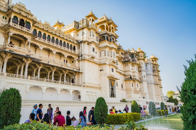 Udaipur: Full Day Private City Tour with Optional Boat Ride Udaipur: Full Day Private City Tour with Entrance Fees