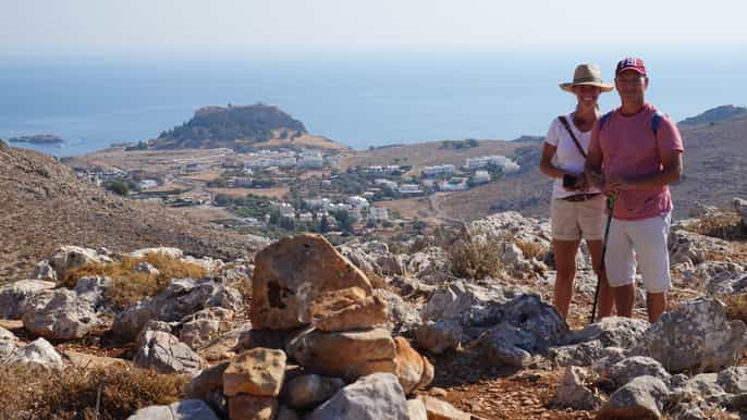 easy hiking tour around ancient lindos
