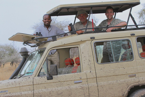 Da Arusha: tour di 2 giorni al Lago Manyara e al cratere di Ngorongoro