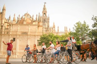 Séville, City Sightseeing et la culture locale tour de vélo - Hizvo