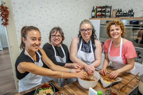 Boedapest: Hongaarse kookcursus met een lokale chef-kokHongaarse kookcursus in Boedapest