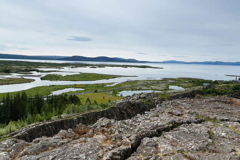 Ab Reykjavik: Tagestour Golden Circle und Geheime LaguneGullni hringurinn & Geheime Lagune: Tagestour ohne Abholung