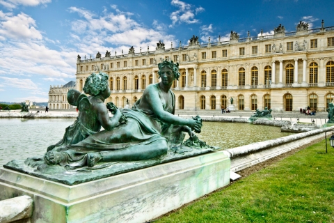 Depuis Paris : accès coupe-file au château de VersaillesVisite matinale en groupe en espagnol