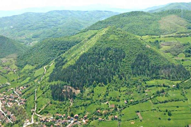 Excursão para pequenos grupos saindo de Sarajevo - Bosnian Pyramid MysterySarajevo Tour Misterioso pelas Pirâmides da Bósnia