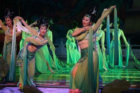 Xi’an: Great Tang Dynasty Night Show & Dumpling Meal Option Tang Dynasty Show & Dumpling Dinner with Transfer