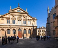 Oxford, Universität und City Walking Tour mit Alumni Guide - Hizvo