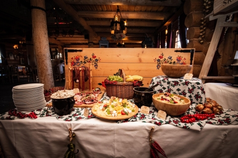 Desde Cracovia: Espectáculo folclórico polaco con la cena "Todo lo que puedas comer"Mostrar con asientos en la sala principal