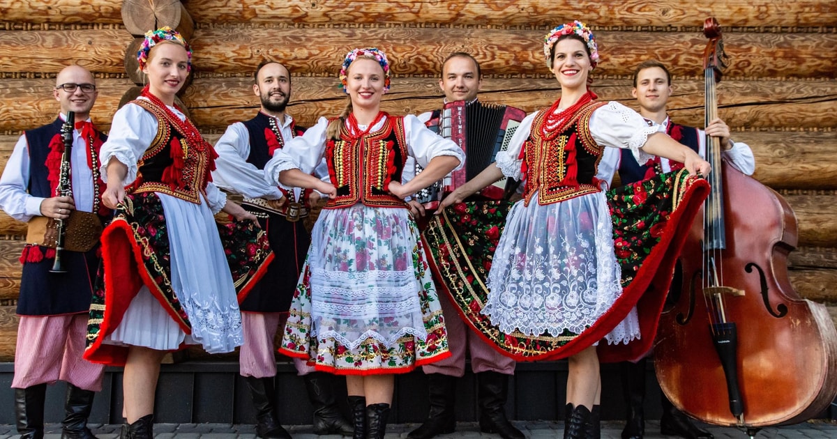 Ab Krakau: Polnische Folk-Show mit All-you-can-eat-Buffet  GetYourGuide