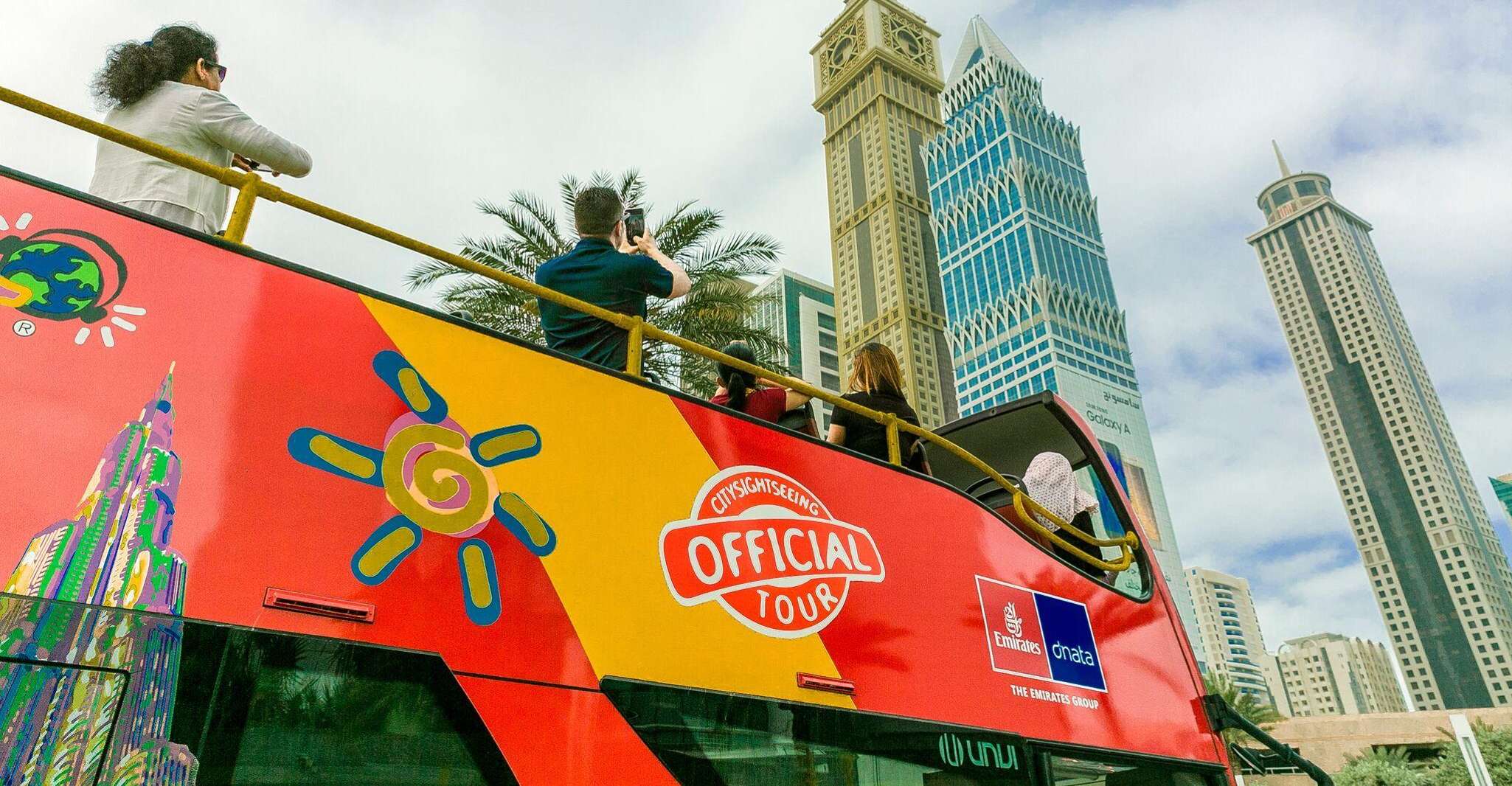 Dubai HopOn HopOff Bus Tour and Dhow Cruise TourMega