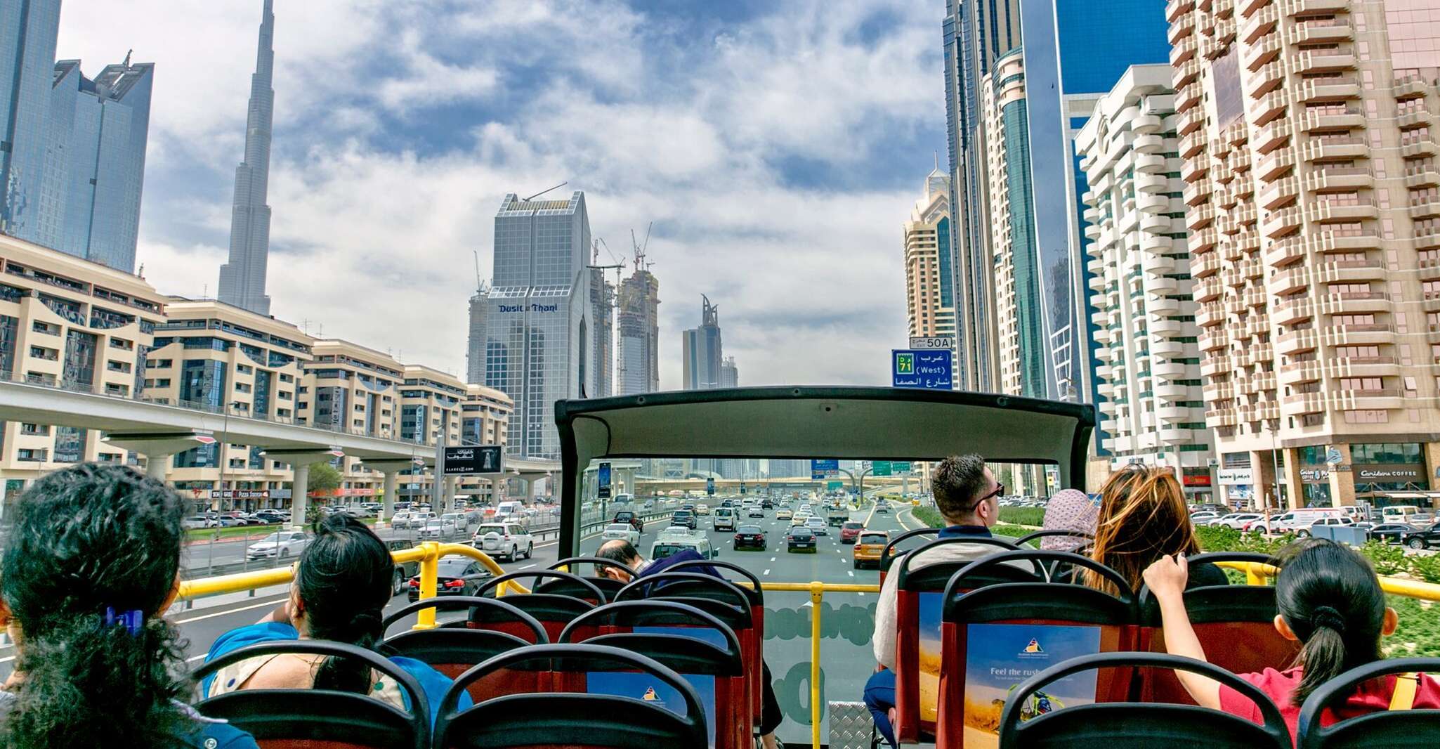 Dubai HopOn HopOff Bus Tour and Dhow Cruise TourMega