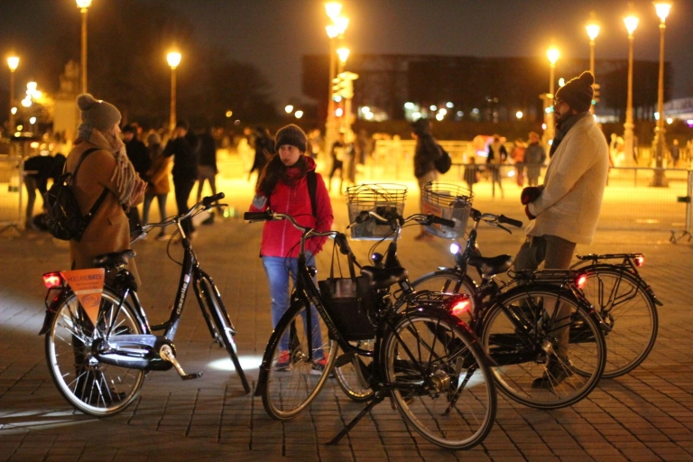 Paris By Night: 3-godzinny Guided Bike Tour