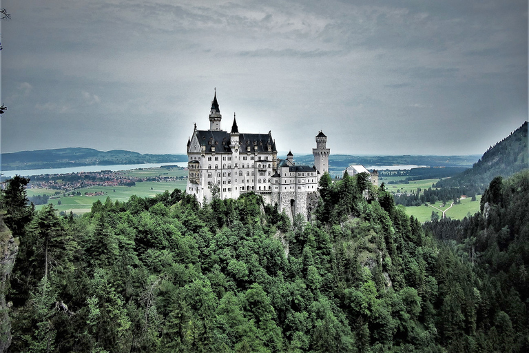 From Füssen: Neuschwanstein & Linderhof Castles Private Tour