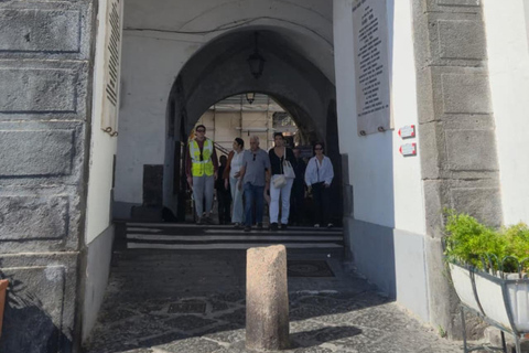 Amalfi Coast tour Sorrento Tasting Positano and Amalfi Duomo Semi-Private Amalfi Coast Tour – Sightseeing Only