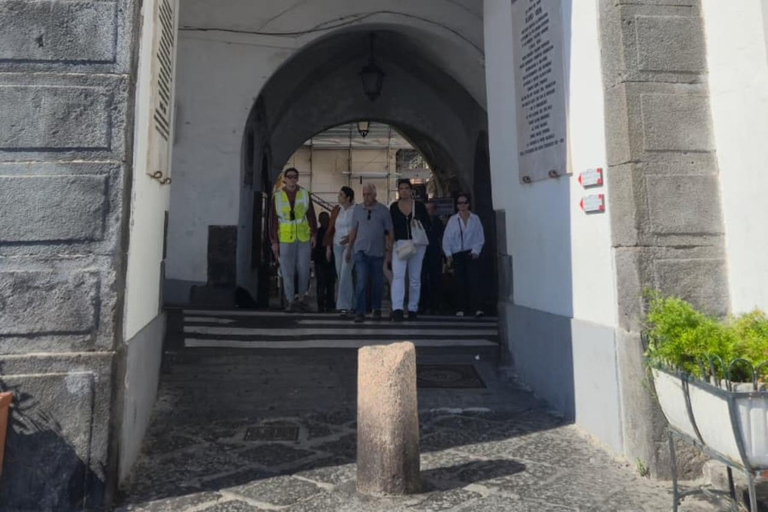 Amalfi Coast tour Sorrento Tasting Positano and Amalfi Duomo Semi-Private Amalfi Coast Tour – Sightseeing Only