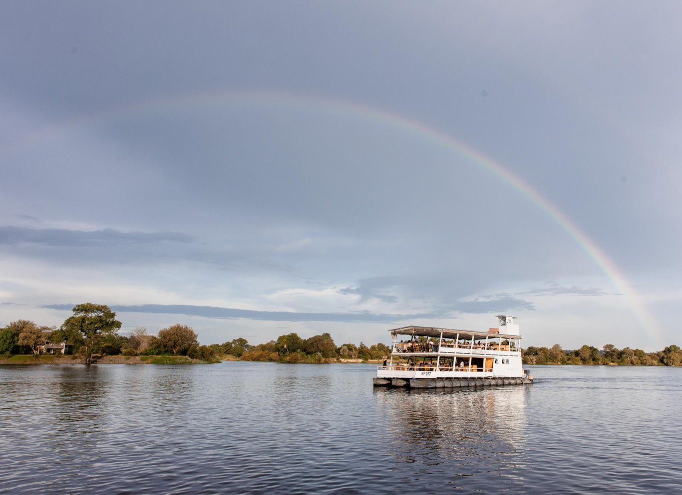 Victoria Falls: Bådtur med middag på Zambezi-floden