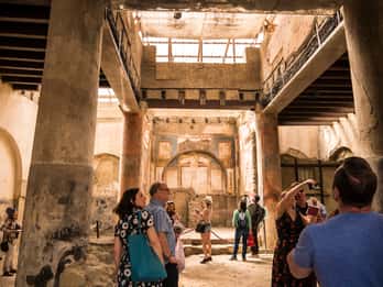 Ercolano: Tour privato guidato a piedi con una guida archeologa