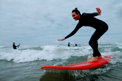 Från Lissabon: Surfingäventyr i Atlanten, 4 eller 8 timmar4 timmars surfäventyr vid Costa da Caparica