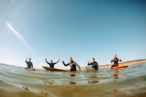 Sesiones de surf en LisboaAventura de surf en Costa da Caparica, 4 horas