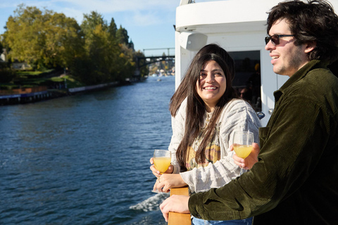 Seattle: Historic Sightseer Lakes Cruise with Taco Bar