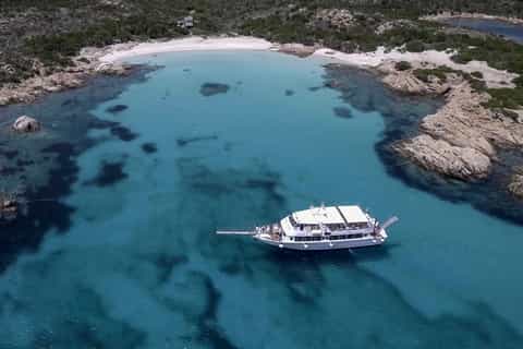 Sardinia: Full-Day Boat Trip to The Maddalena Archipelago