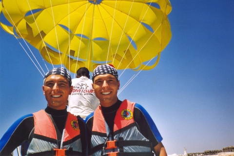 Hurghada: Parasailing & Watersporten met Hotel PickupHurghada: parasailen en watersporten met hotelovername