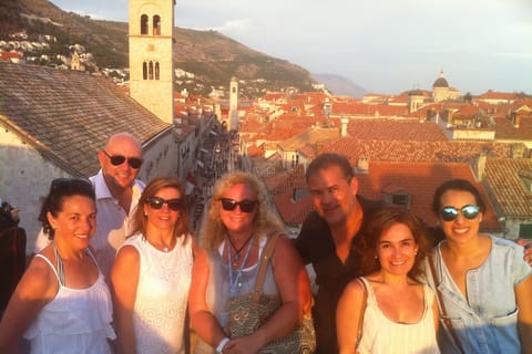 Tour privato a piedi di Dubrovnik e mura della città in spagnolo