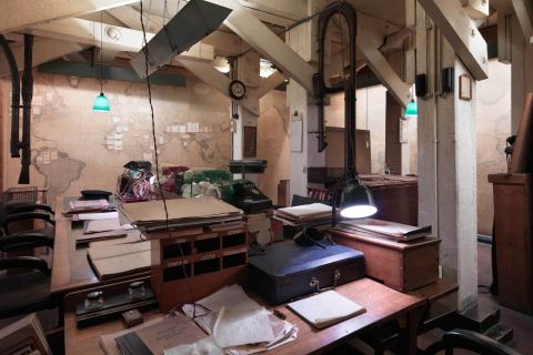 London: Walking Tour and Churchill War Rooms Entry